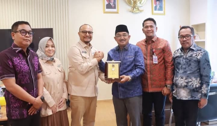 Bupati Tanjabbar Perjuangkan Program Bedah Rumah dan Rumah Khusus Ke Dirjen Perumahan 