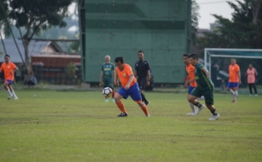 Al Haris Cetak Gol, Pertandingan Eksibisi Pemprov Jambi Vs Pemprov Sumbar Berakhir Imbang