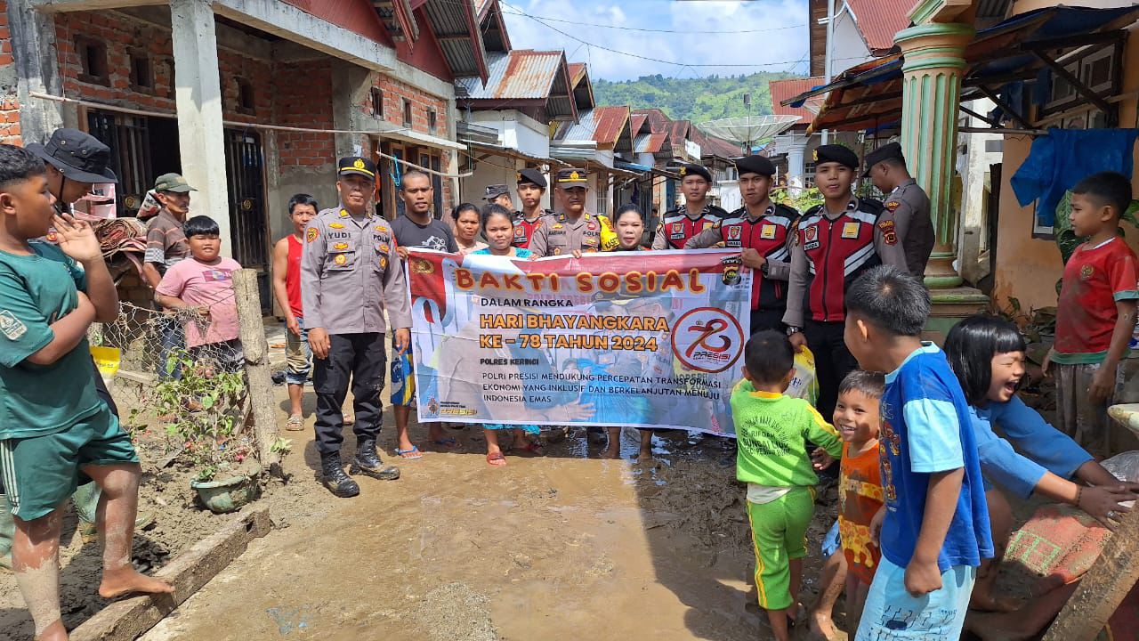 Sambut HUT ke-78 Bhayangkara, Polres Kerinci adakan Bakti Sosial Bersihkan Rumah Ibadah