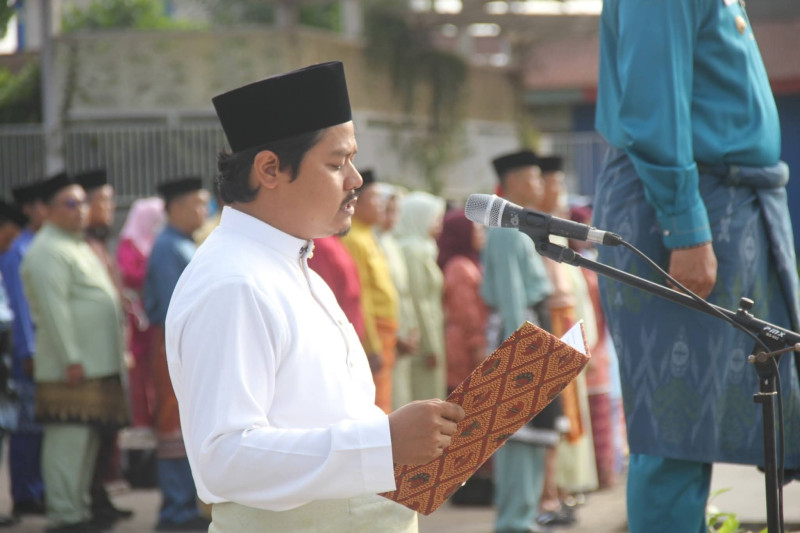 Upacara HUT ke-69 Provinsi Jambi, Ketua Komisi II DPRD Tanjabbar Bacakan Naskah Deklarasi Badan Kongres Rakyat Jambi