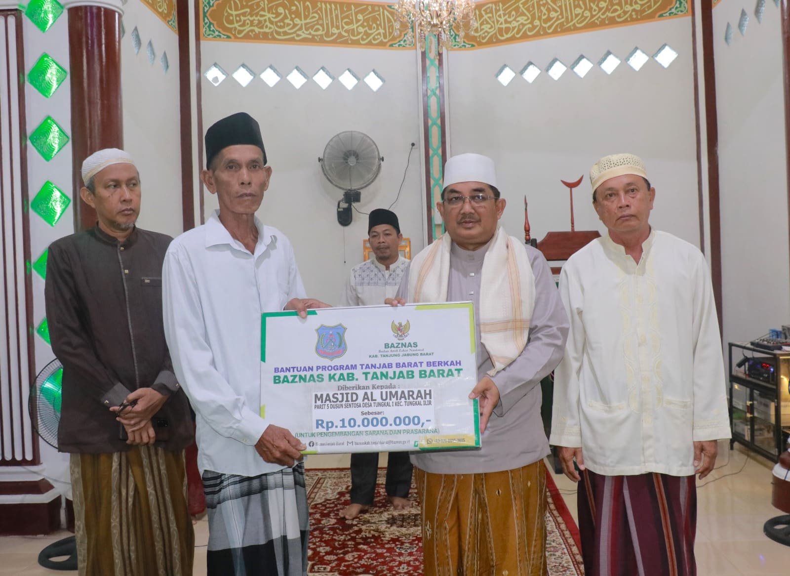 Bupati Tanjab Barat Laksanakan Safari Subuh di Masjid Al-Umarah