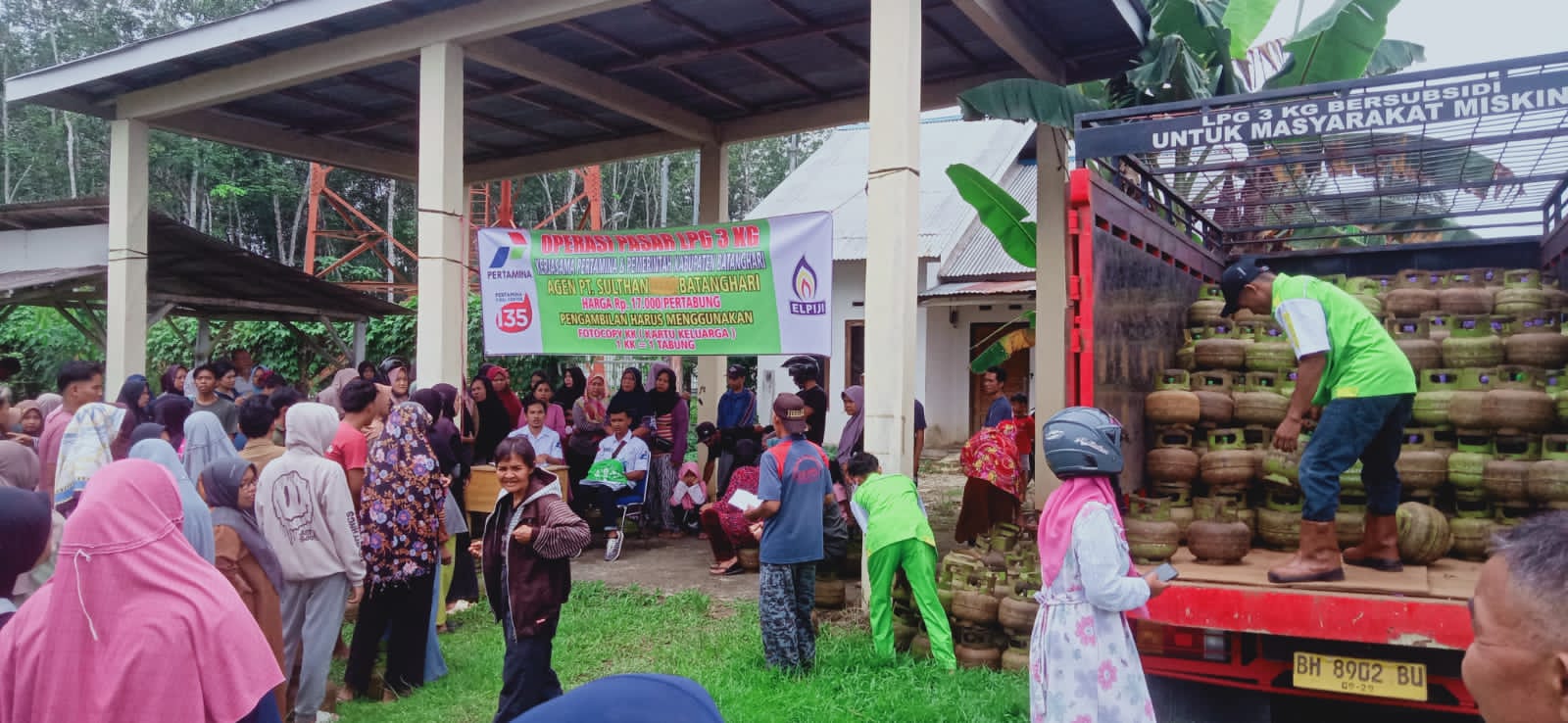 Antisipasi Kelangkaan Gas 3 Kg Jelang Idul Fitri, PT Sultan Sinergi Batanghari Gelar Operasi Pasar di Batanghari