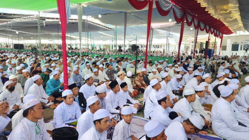 Ketua DPRD Tanjabbar Hadiri Haul Akbar Syekh Abdul Qadir Al-Jailani di Ponpes Al-Baqiyatush Shalihat