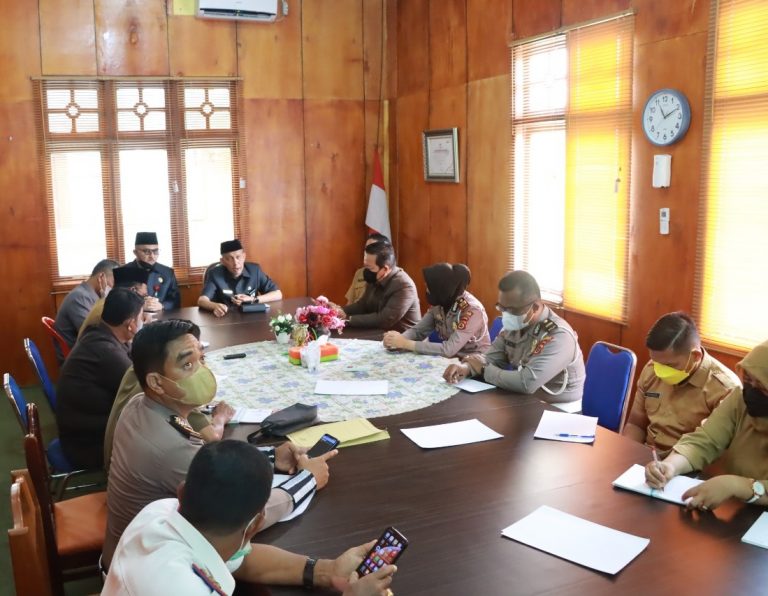 Sekda Pimpin Rapat Pemantapan Festival Arakan Sahur