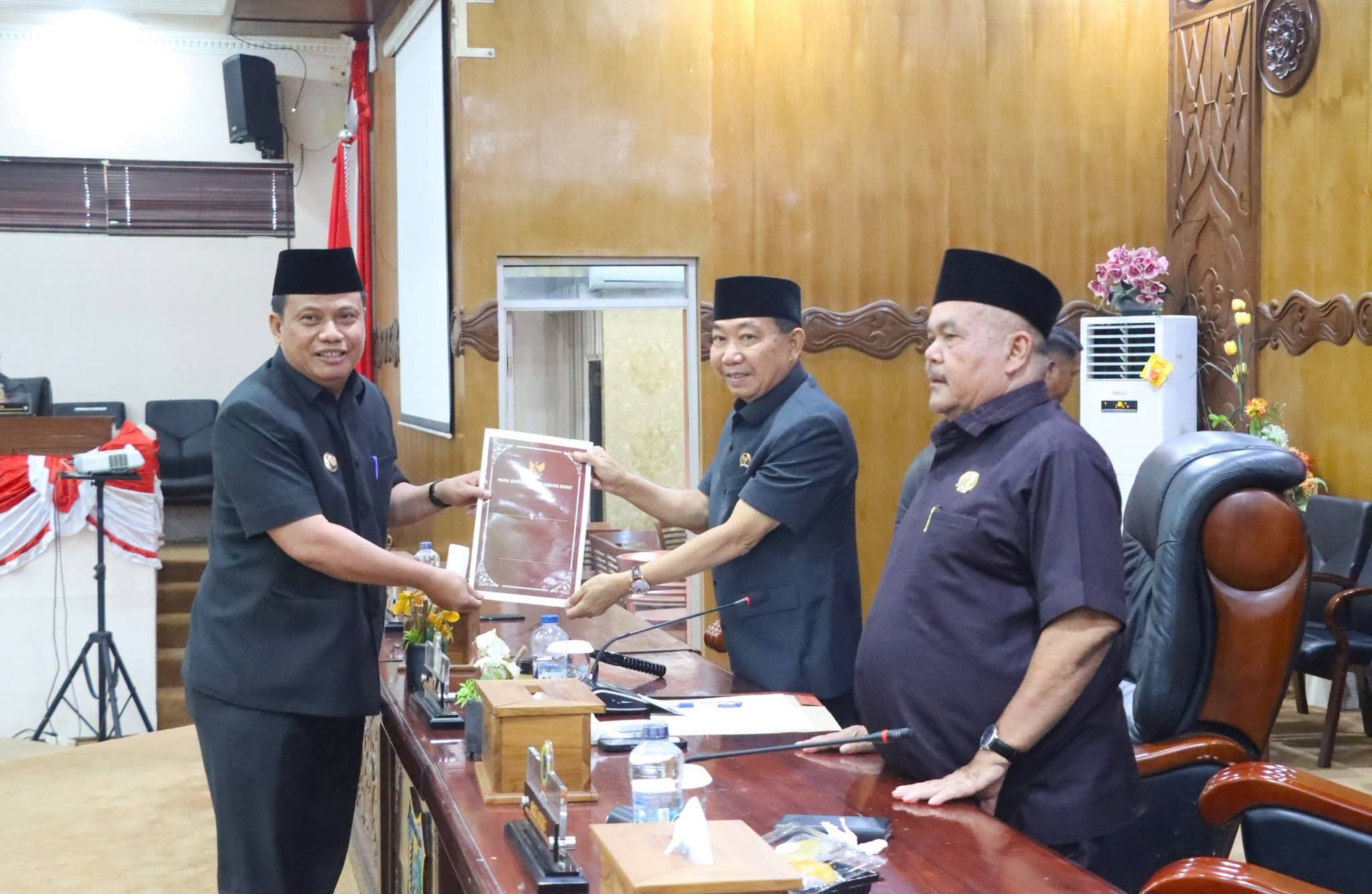 Ketua DPRD Tanjab Barat Pimpin Rapat Paripurna Pertama Dalam Rangka Penyampaian Nota Pengantar Rancangan APBD TA.2027
