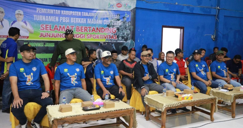 Melalui Turnamen Bulutangkis Berkah Madani, Bupati Anwar Sadat Dorong Pembinaan Atlet Muda