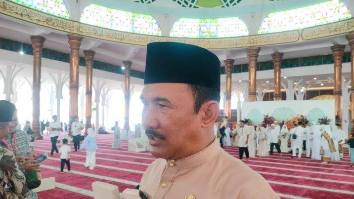 Pj Bupati Kerinci Asraf Tawarkan Kabupaten Kerinci Sebagai Destinasi Bulan Madu Bagi Esy Risdianti dan Muhammad Iqbal