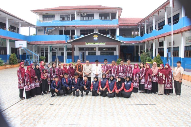 Bupati Tanjab Barat Tinjau TKA 2026, Tekankan Peningkatan Mutu Pendidikan