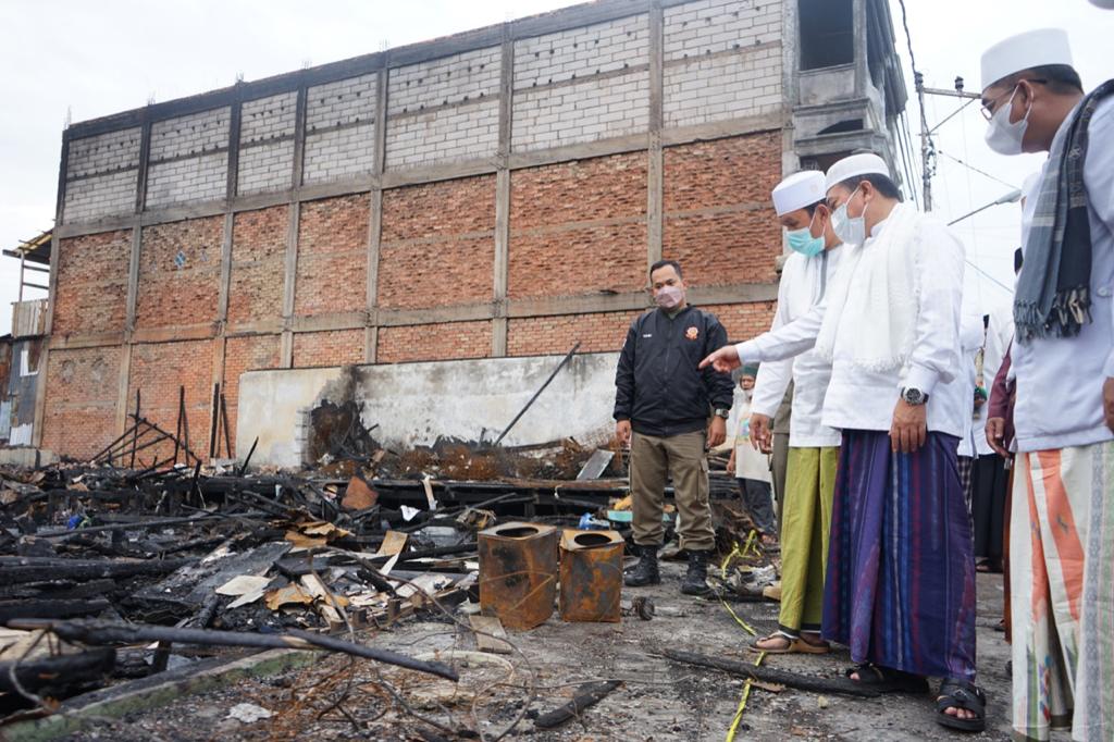 Tinjau Lokasi Kebakaran, Al Haris Pastikan Pemerintah Hadir Bantu Masyarakat