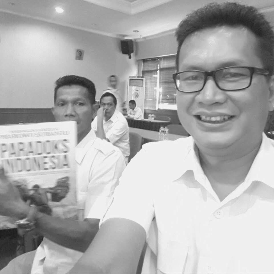 FENOMENA SALING LAPOR, BUZZER DAN UPAYA CARI PANGGUNG DALAM PILKADA.