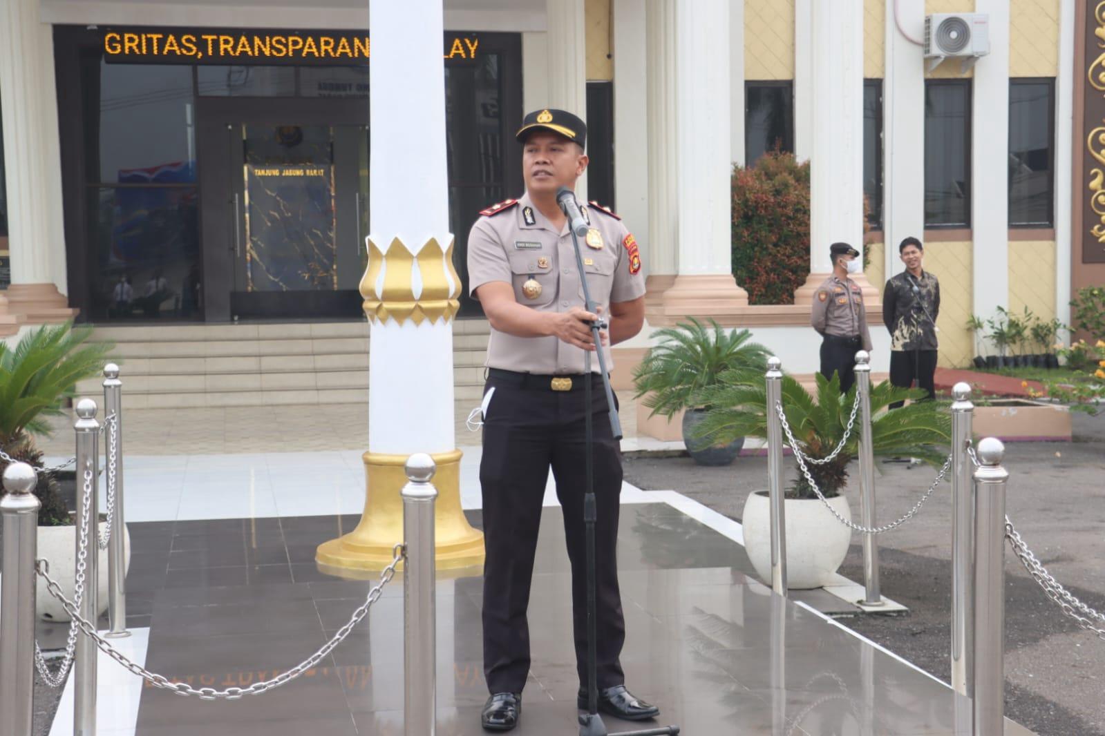 Perkuat Pelayanan Masyarakat, Wakapolres Tanjab Barat Ingatkan Disiplin Personel