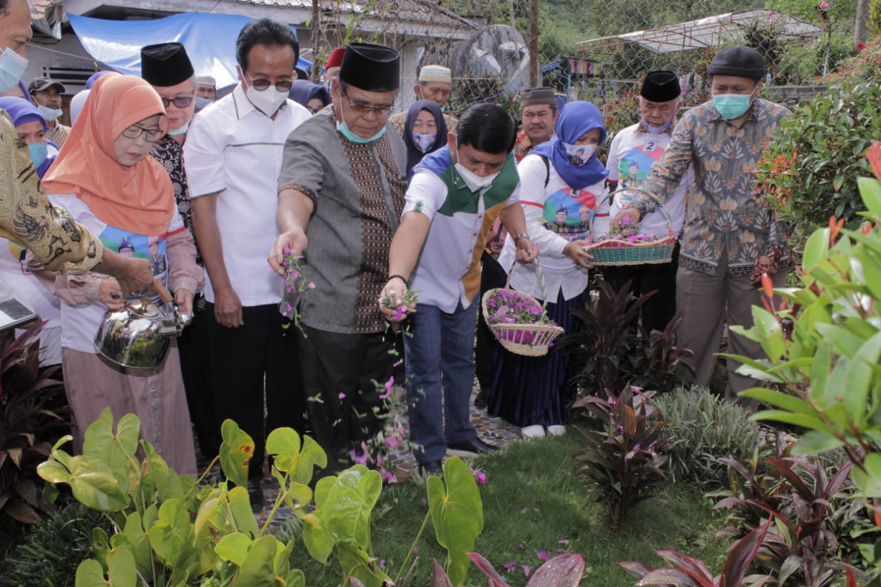Syafril Nursal Ziarah Mantan Bupati Kerinci Fauzi Siin