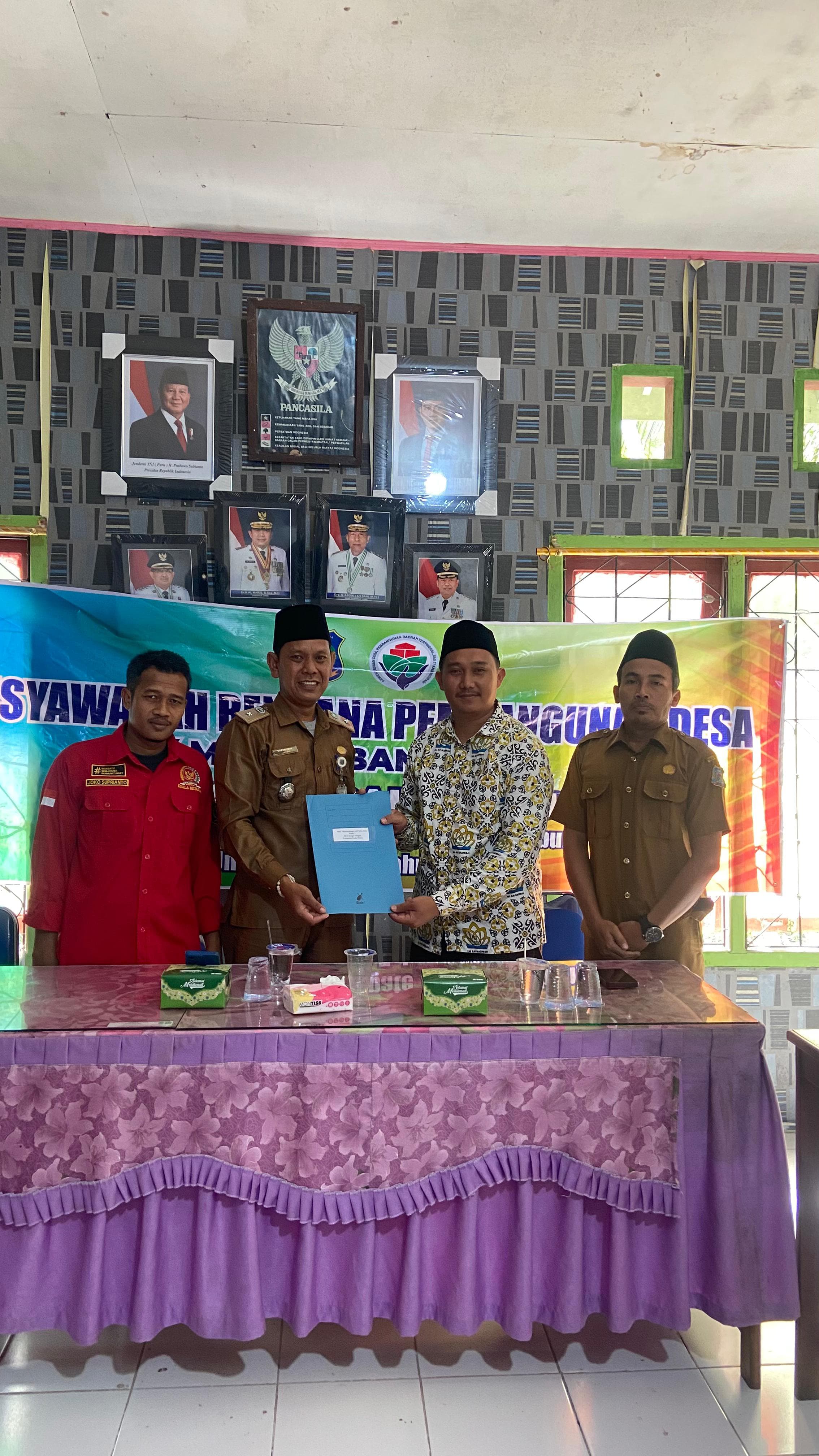 Pemdes Sungai Dungun Sambut Baik Mahasiswa Kukerta IAI An-Nadwah Kuala Tungkal