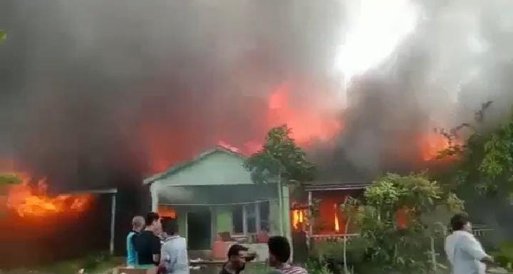 Kebakaran Hebohkan warga kualatungkal Saat Sholat Jum'at