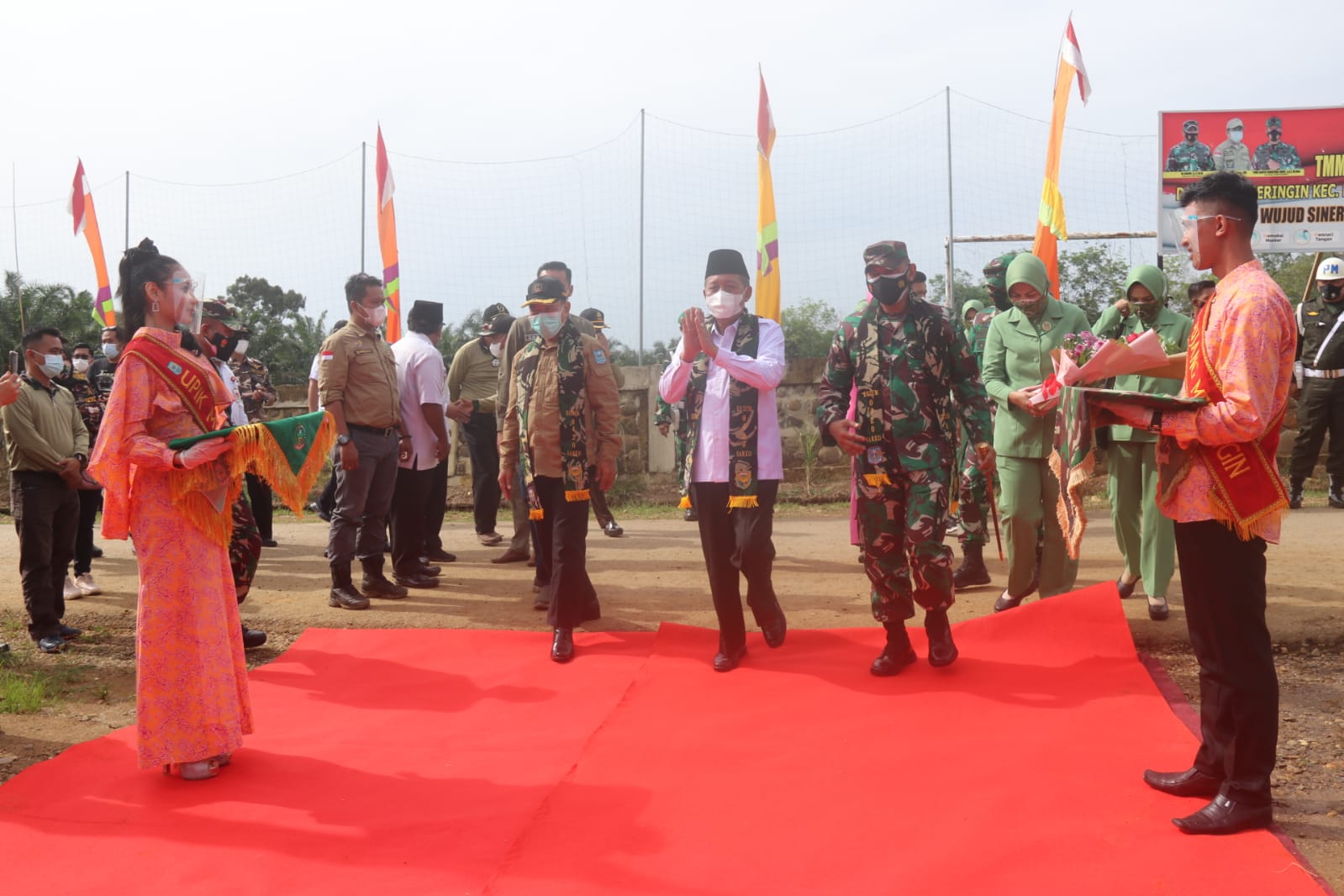 TMMD WUJUD SINERGITAS PEMERINTAH DAERAH DENGAN TNI PERCEPAT AKSELERASI PEMBANGUNAN 