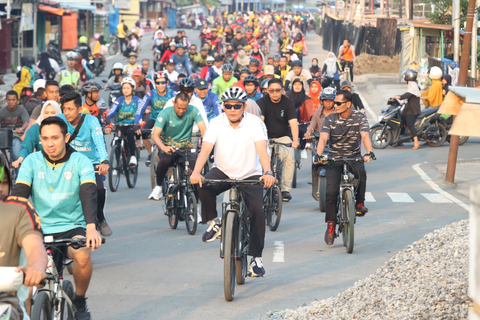 Wakil Bupati Tanjab Barat Ikuti Gowes Bersama Kodim 0419/Tanjab