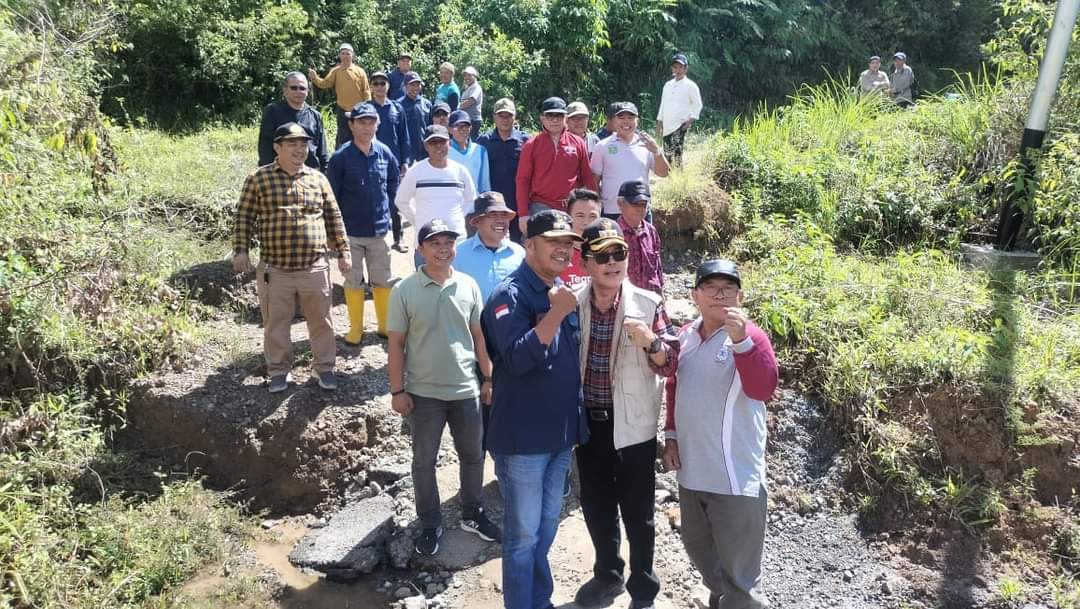 Wako Ahmadi Tinjau Jalan Ambruk/Rusak di Kecamatan Kumun Debai