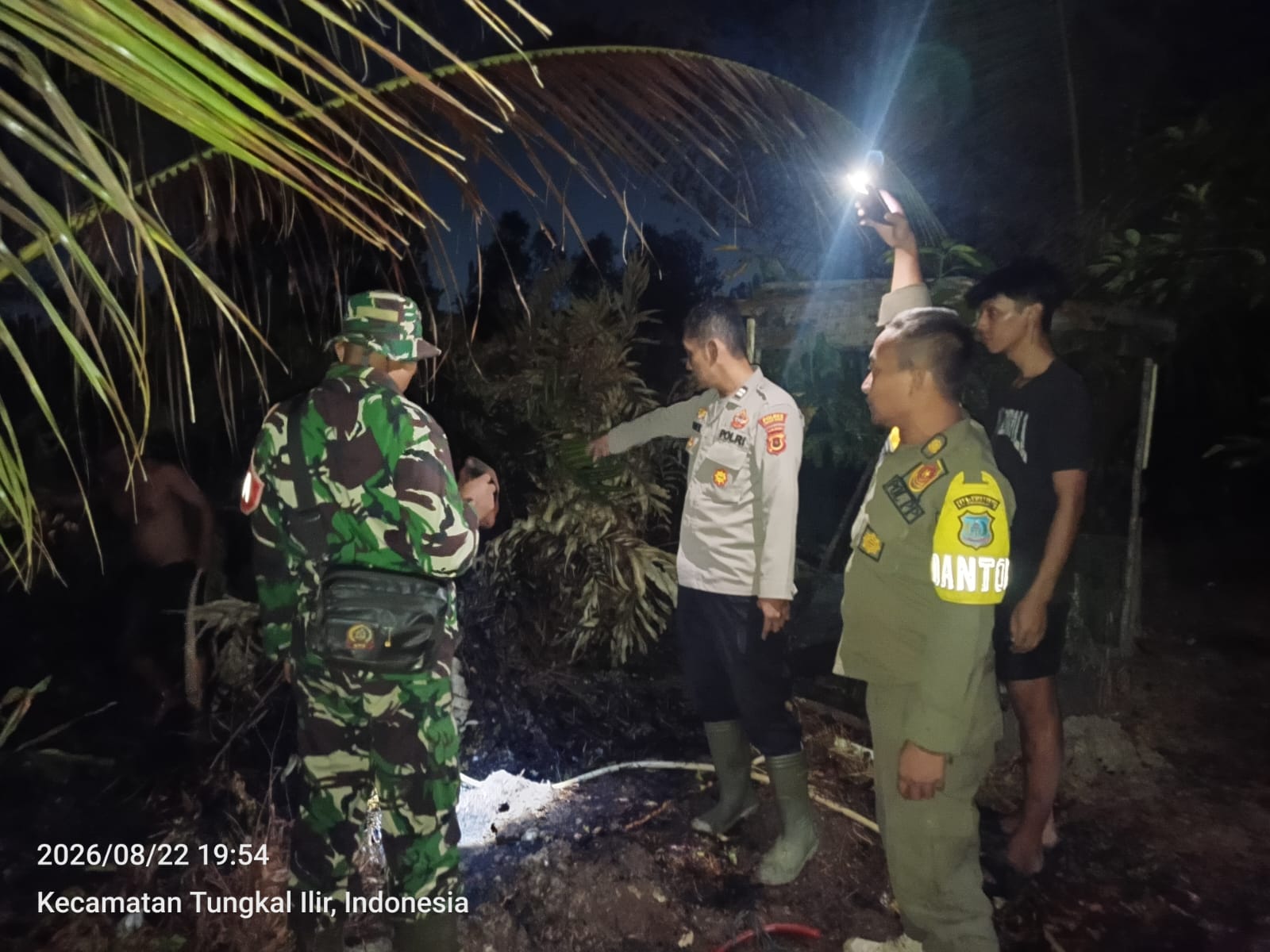 Bakar Sampah Saat Magrib, Api Merembet ke Lahan di Sungai Tiram