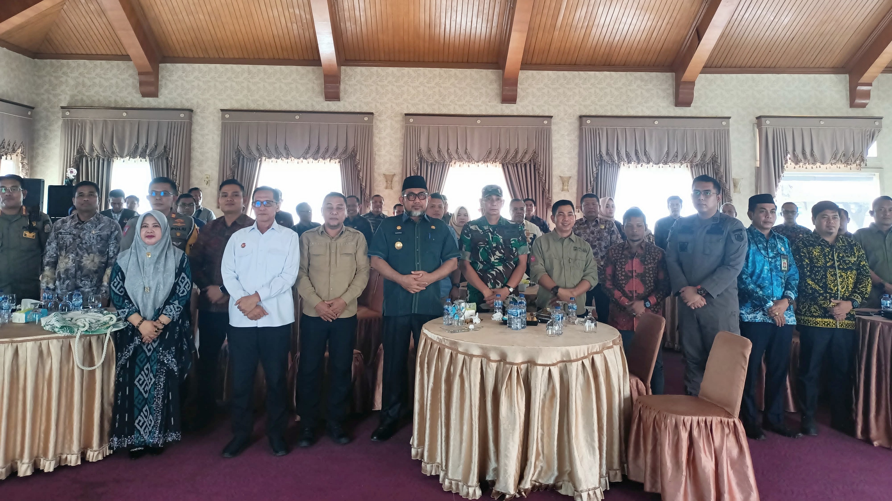 Pantau Persiapan Pilkada di Tanjab Timur: Pjs Gubernur Sudirman Minta TNI dan Polri Kawal Ketat Pendistribusian Logistik