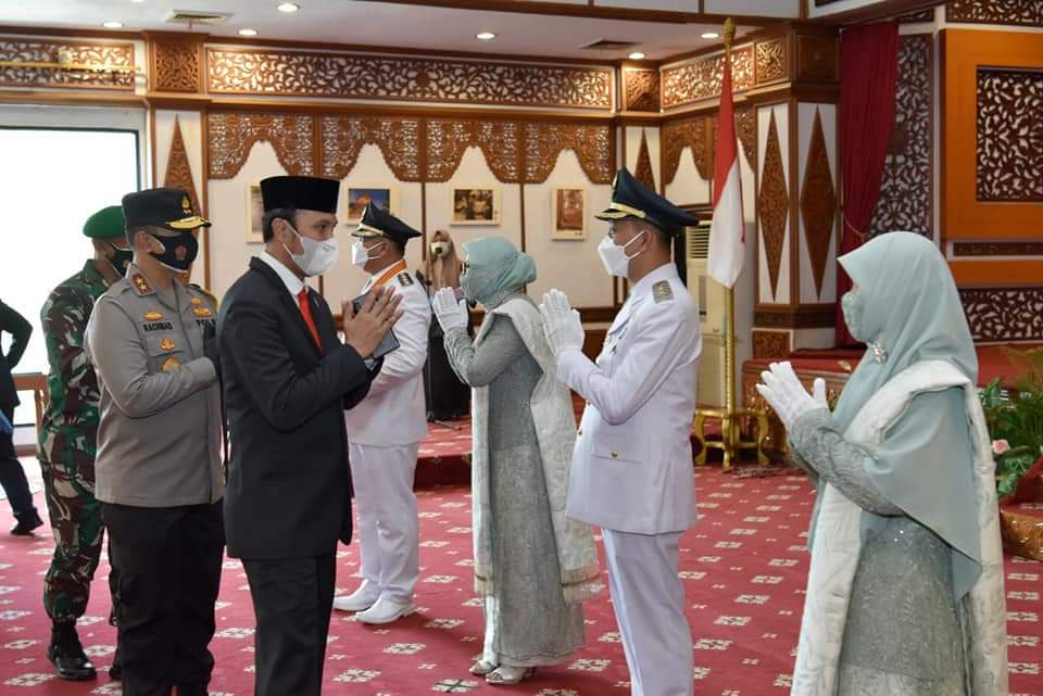 Hadiri Pelantikan, Edi Purwanto Beri Ucapan Selamat Langsung Kepada Bupati Dan Wakil Bupati Kabupaten Bungo  Periode 2021-2024