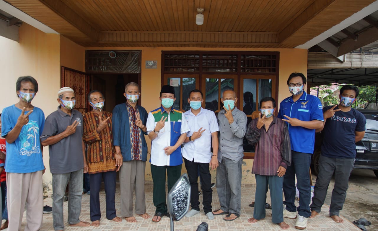 Hadiri Undangan Warga Desa Mekar Jaya,  Teriakan No 2 Menang Mengema